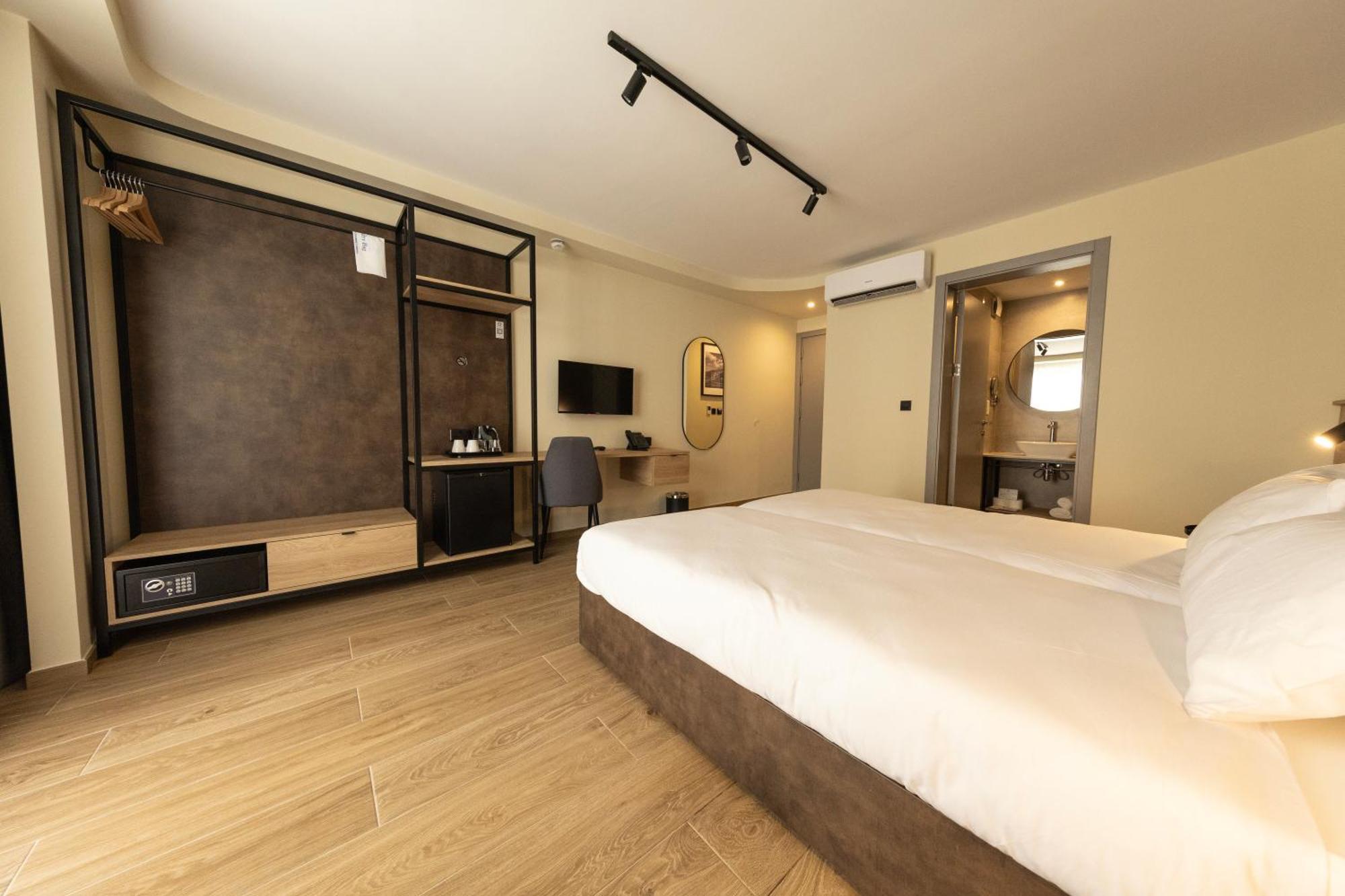 East Sliema Suites Экстерьер фото