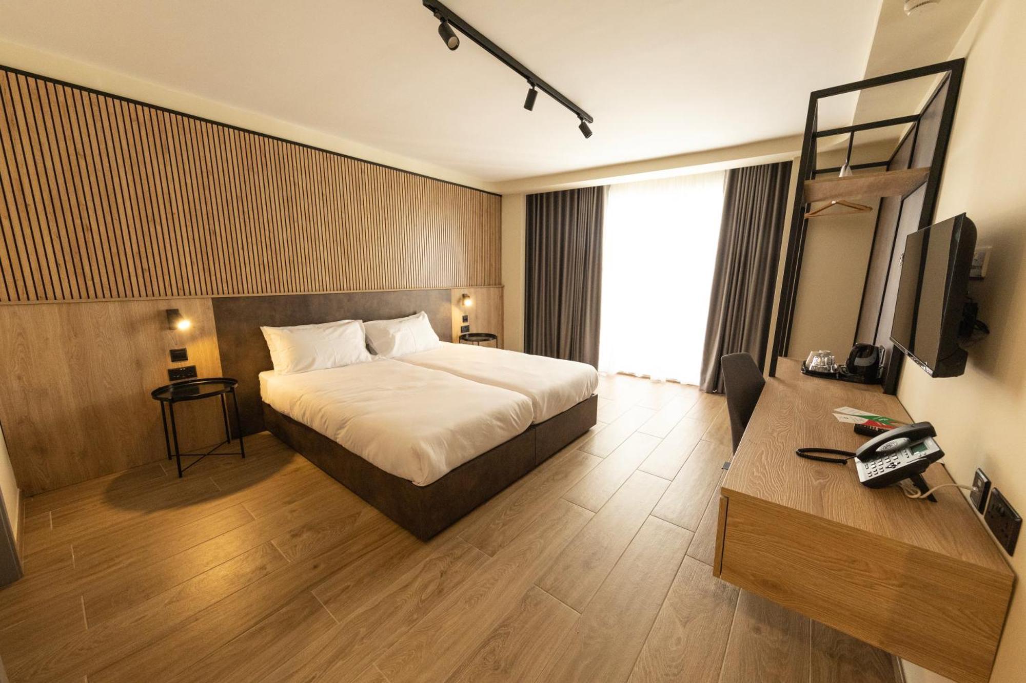 East Sliema Suites Экстерьер фото