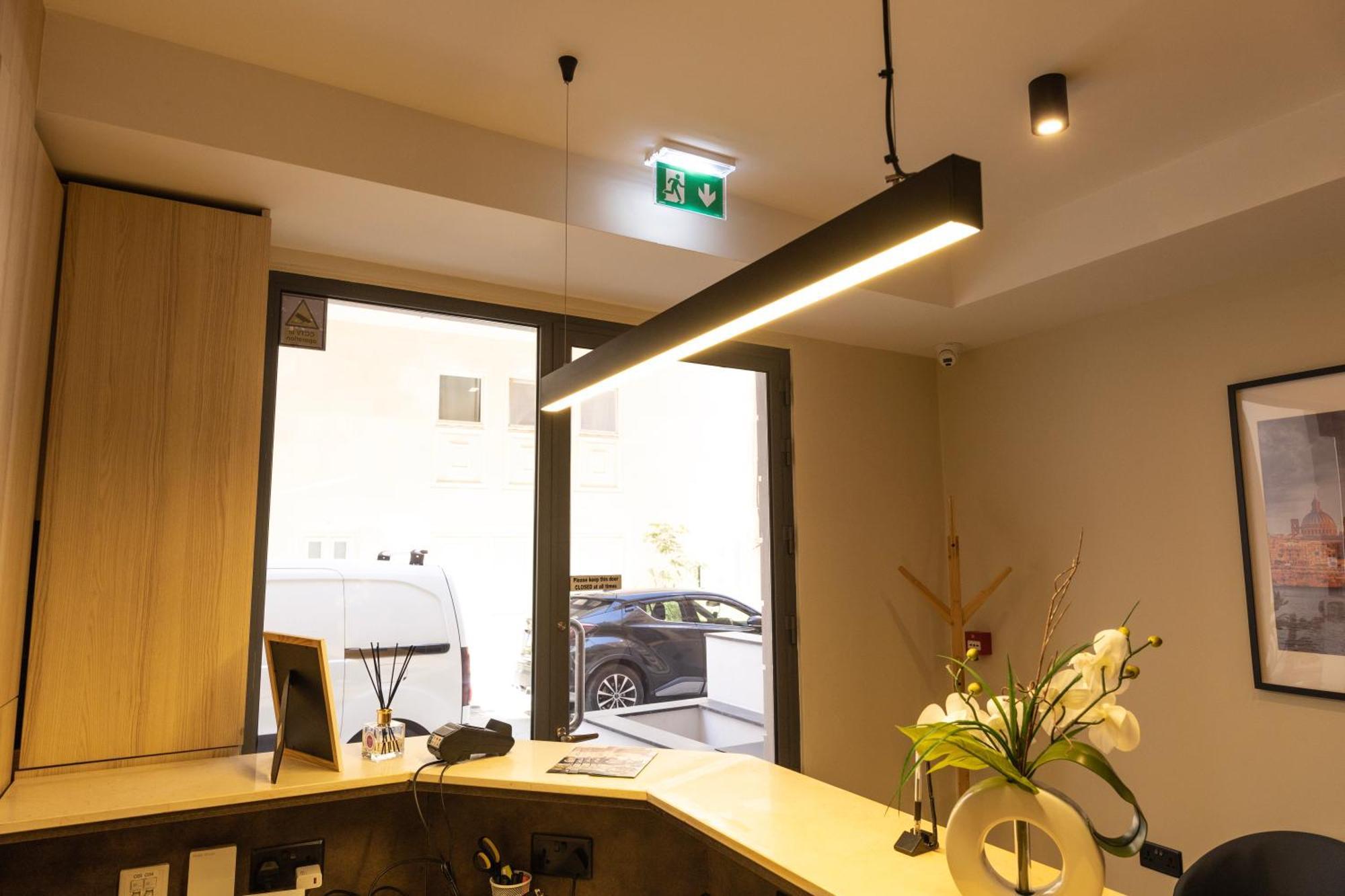 East Sliema Suites Экстерьер фото